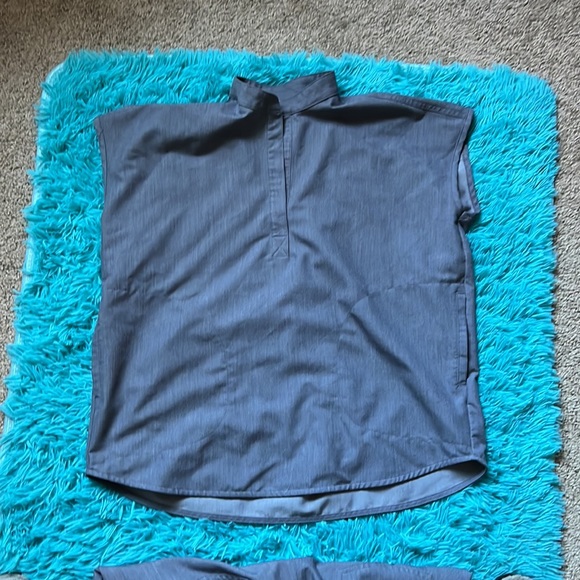 Figs scrub oversized top and pants both small - Picture 3 of 5